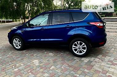 Позашляховик / Кросовер Ford Escape 2017 в 
