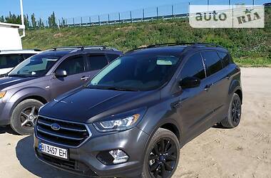 Позашляховик / Кросовер Ford Escape 2017 в 