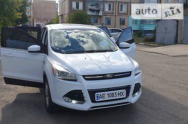 Позашляховик / Кросовер Ford Escape 2016 в 
