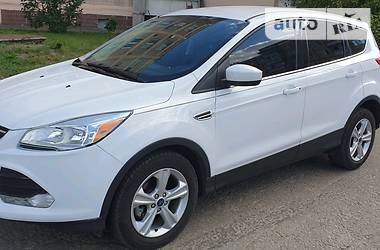 Позашляховик / Кросовер Ford Escape 2016 в 