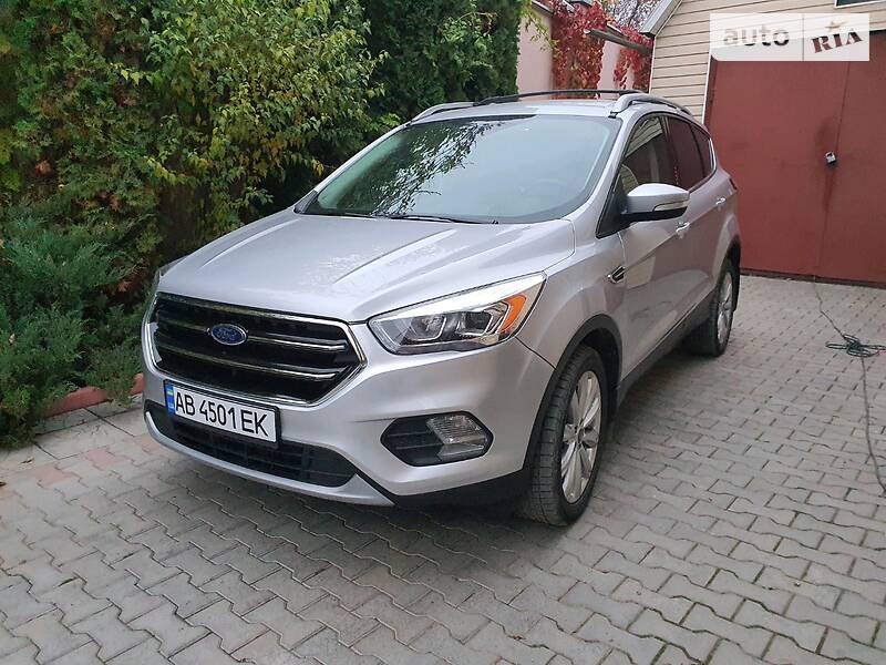 Внедорожник / Кроссовер Ford Escape 2017 в Виннице