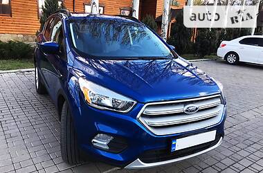 Позашляховик / Кросовер Ford Escape 2017 в 