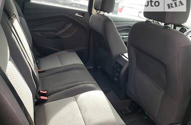 Внедорожник / Кроссовер Ford Escape 2017 в 