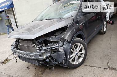 Внедорожник / Кроссовер Ford Escape 2017 в 