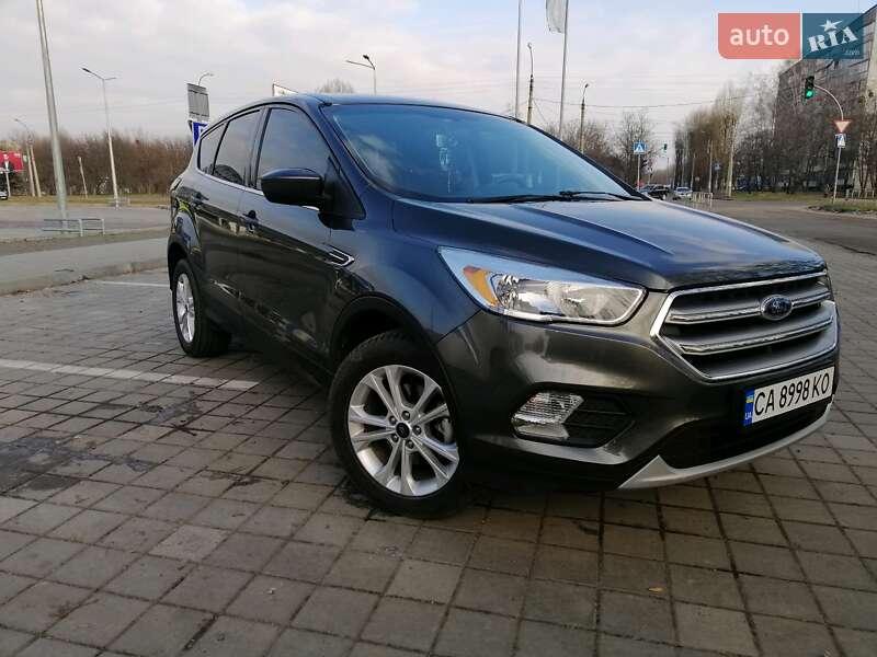 Внедорожник / Кроссовер Ford Escape 2016 в 