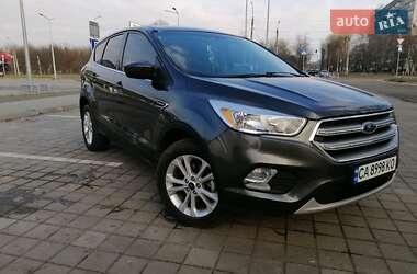 Внедорожник / Кроссовер Ford Escape 2016 в 