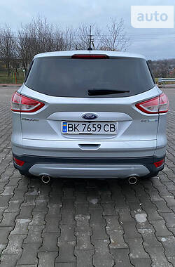 Внедорожник / Кроссовер Ford Escape 2015 в Ровно