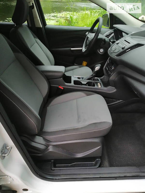 Внедорожник / Кроссовер Ford Escape 2018 в Золочеве