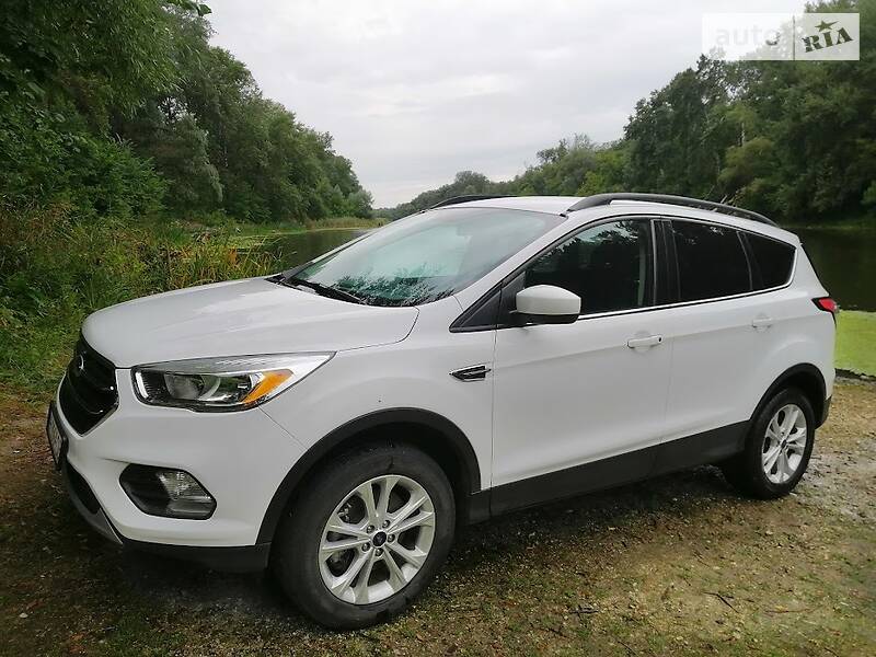 Внедорожник / Кроссовер Ford Escape 2018 в Золочеве