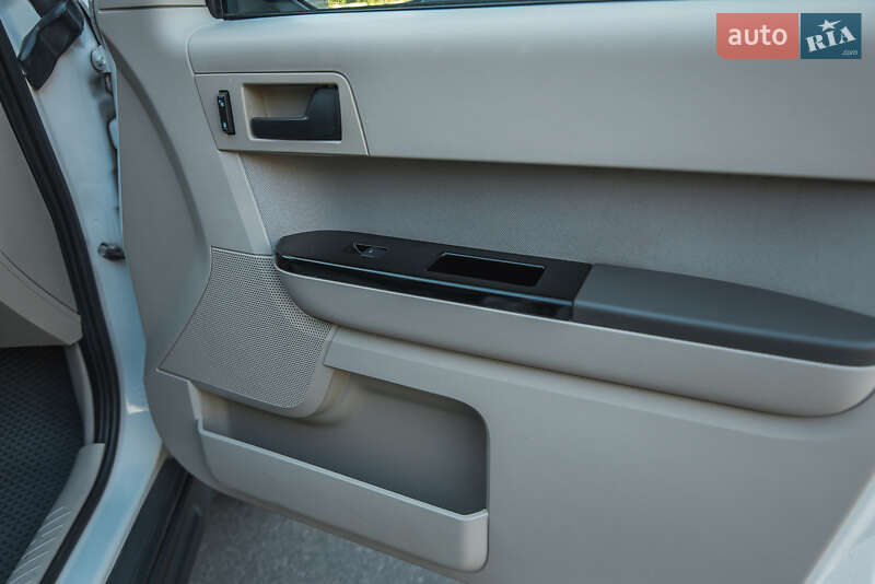 Внедорожник / Кроссовер Ford Escape 2011 в Днепре