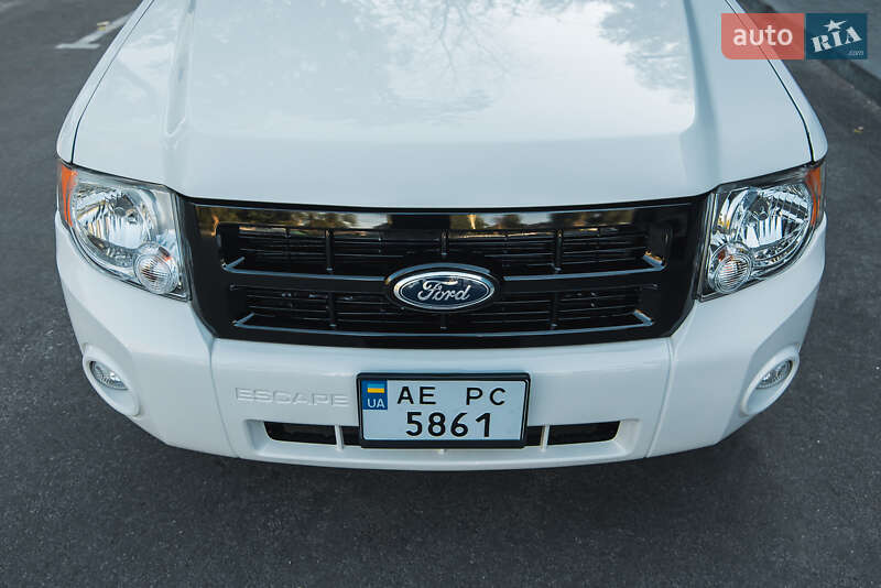 Внедорожник / Кроссовер Ford Escape 2011 в Днепре
