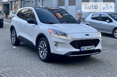Внедорожник / Кроссовер Ford Escape 2020 в 