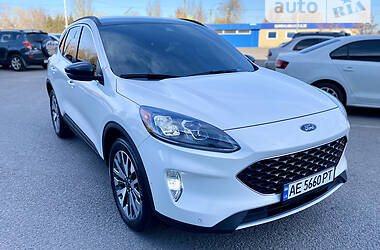 Внедорожник / Кроссовер Ford Escape 2020 в 