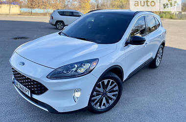 Внедорожник / Кроссовер Ford Escape 2020 в 