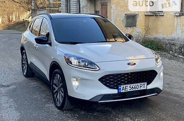 Внедорожник / Кроссовер Ford Escape 2020 в 
