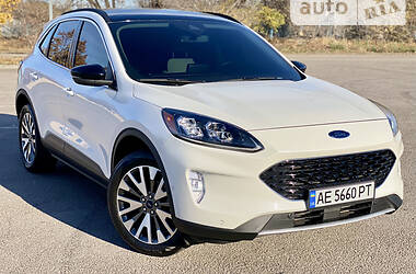 Внедорожник / Кроссовер Ford Escape 2020 в 