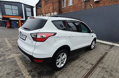 Внедорожник / Кроссовер Ford Escape 2018 в 
