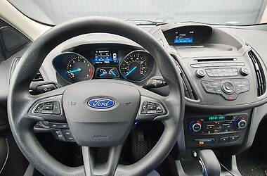 Внедорожник / Кроссовер Ford Escape 2018 в 