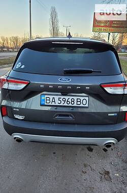 Внедорожник / Кроссовер Ford Escape 2020 в 