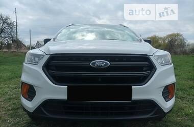 Внедорожник / Кроссовер Ford Escape 2017 в Хмельницком