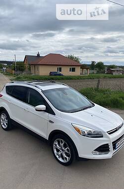 Позашляховик / Кросовер Ford Escape 2015 в 