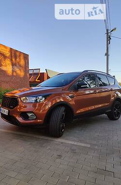 Внедорожник / Кроссовер Ford Escape 2017 в Виннице