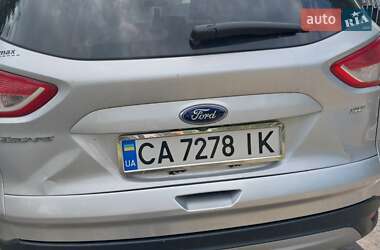 Позашляховик / Кросовер Ford Escape 2015 в 