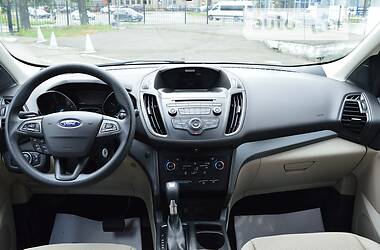 Внедорожник / Кроссовер Ford Escape 2016 в 