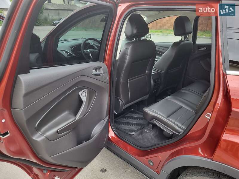 Внедорожник / Кроссовер Ford Escape 2014 в Костополе