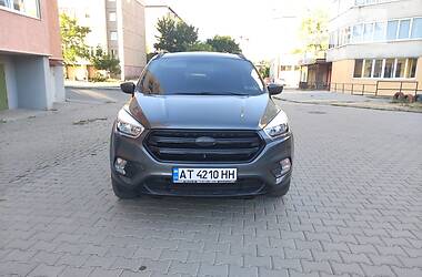 Внедорожник / Кроссовер Ford Escape 2017 в Ивано-Франковске