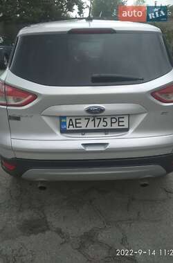 Внедорожник / Кроссовер Ford Escape 2015 в Днепре