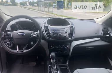 Позашляховик / Кросовер Ford Escape 2018 в 