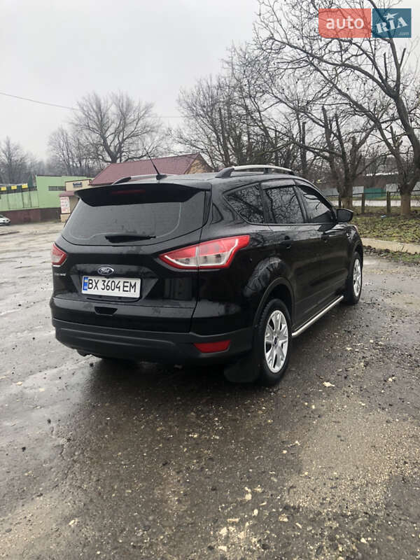 Внедорожник / Кроссовер Ford Escape 2016 в Городке