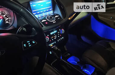 Внедорожник / Кроссовер Ford Escape 2017 в 