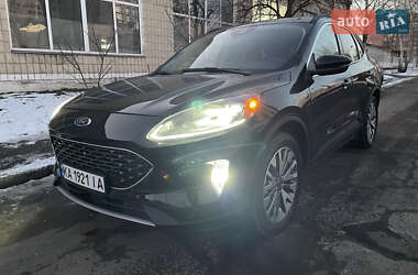 Внедорожник / Кроссовер Ford Escape 2020 в 