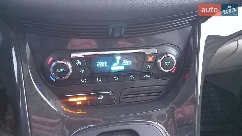 Внедорожник / Кроссовер Ford Escape 2016 в Хмельницком