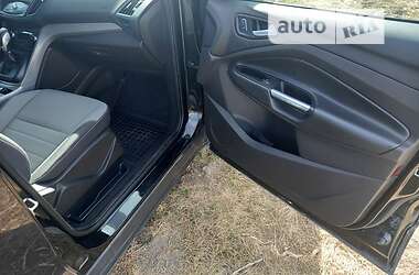 Внедорожник / Кроссовер Ford Escape 2014 в 