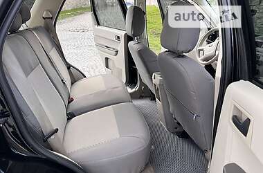 Внедорожник / Кроссовер Ford Escape 2008 в 