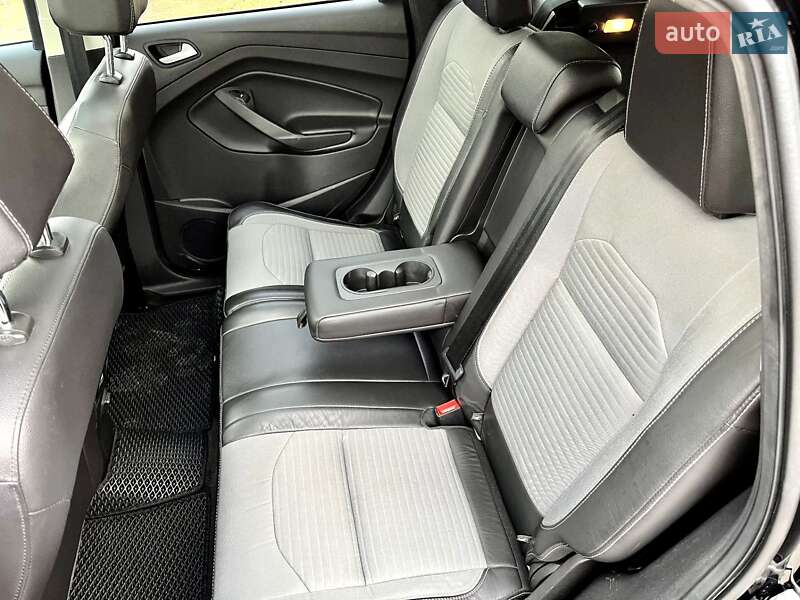 Внедорожник / Кроссовер Ford Escape 2017 в Запорожье