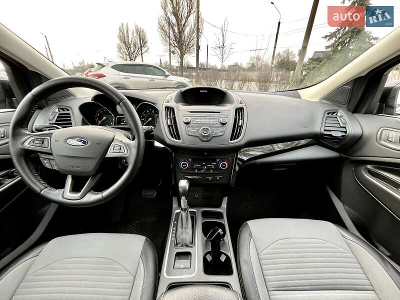 Внедорожник / Кроссовер Ford Escape 2017 в Запорожье