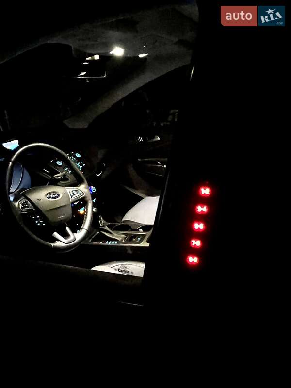 Внедорожник / Кроссовер Ford Escape 2017 в Запорожье