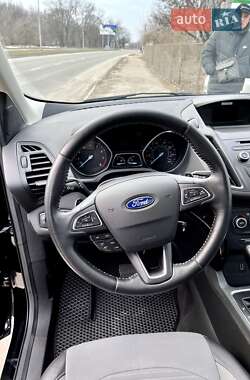 Внедорожник / Кроссовер Ford Escape 2017 в Запорожье