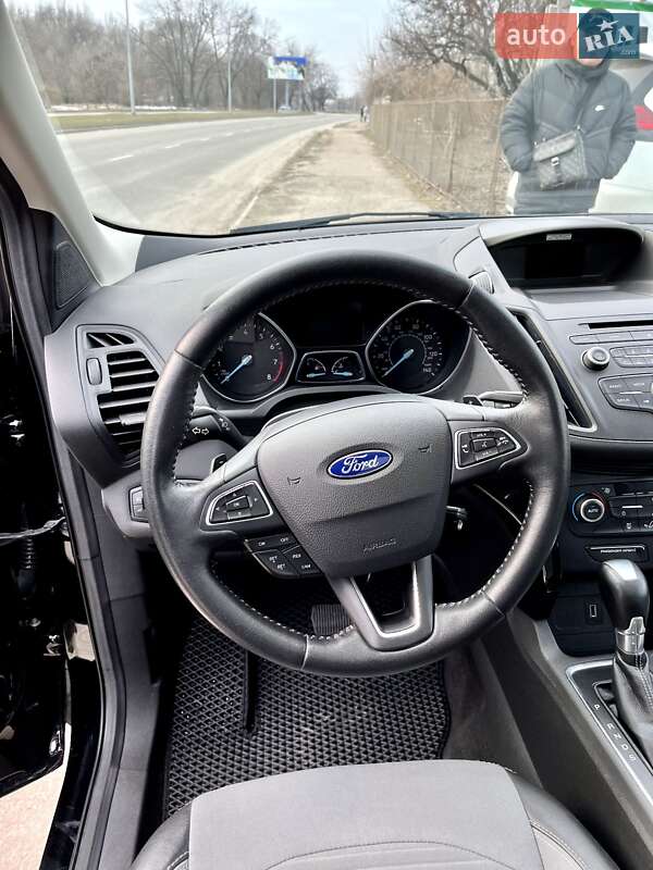 Внедорожник / Кроссовер Ford Escape 2017 в Запорожье