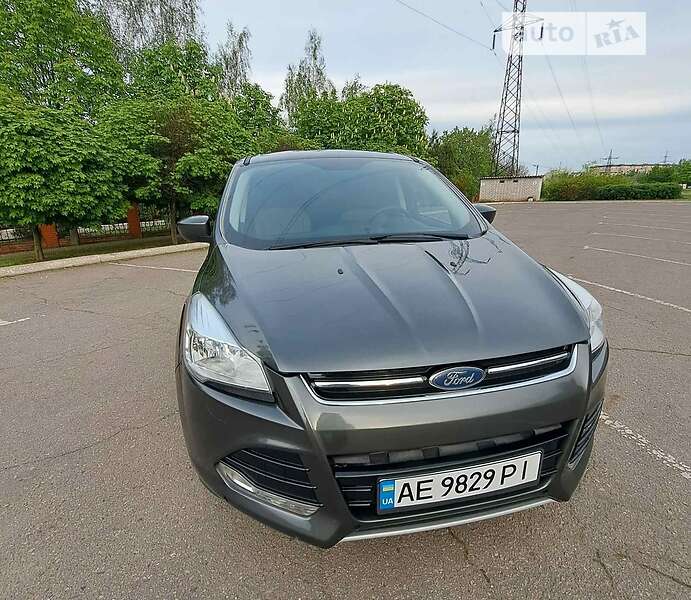 Внедорожник / Кроссовер Ford Escape 2015 в Кривом Роге