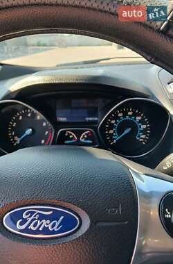 Внедорожник / Кроссовер Ford Escape 2014 в 