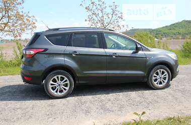 Внедорожник / Кроссовер Ford Escape 2017 в Кременце