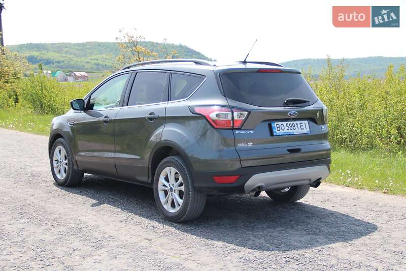 Позашляховик / Кросовер Ford Escape 2017 в Кременці