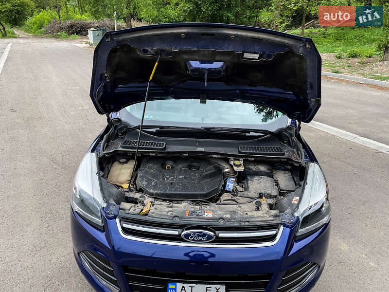 Позашляховик / Кросовер Ford Escape 2015 в Бурштині