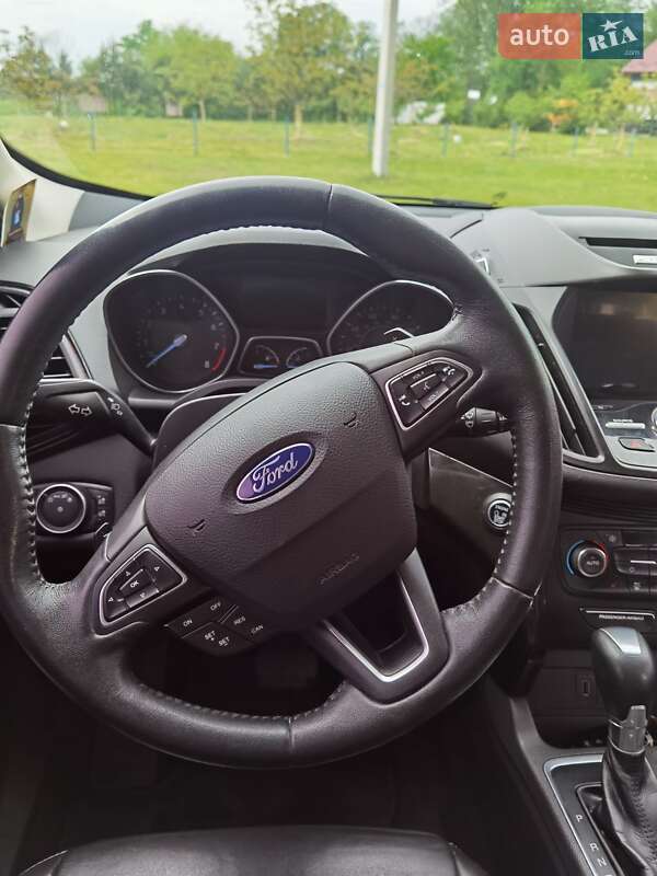 Внедорожник / Кроссовер Ford Escape 2017 в Яворове