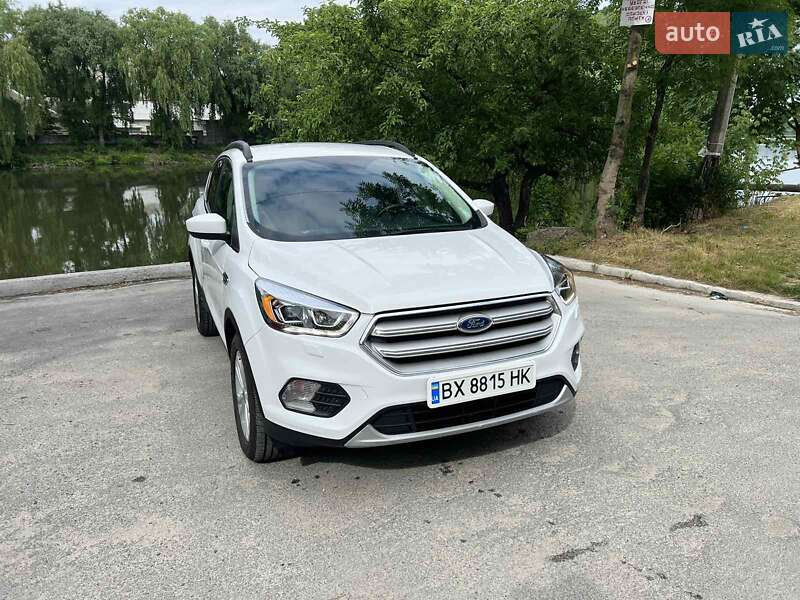 Внедорожник / Кроссовер Ford Escape 2019 в Шепетовке